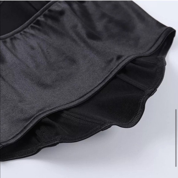 Black Strapless Bustier Top - Picture 6 of 8